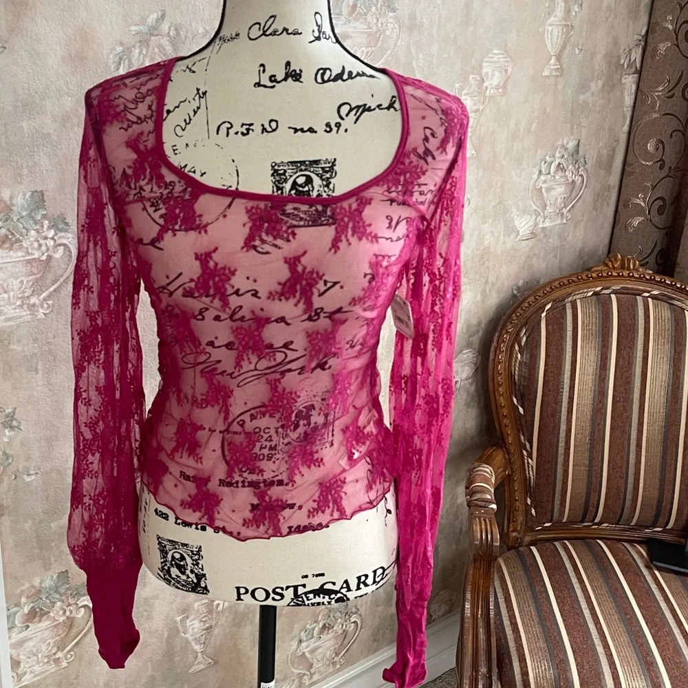 FREE PEOPLE U INTO THIS LONG SLEEVE SHEER LACE TOP MEDIUM PINK RUBY